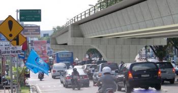Sayangi Nyawa, Sepeda Motor Jangan Naik ke Flyover ya!